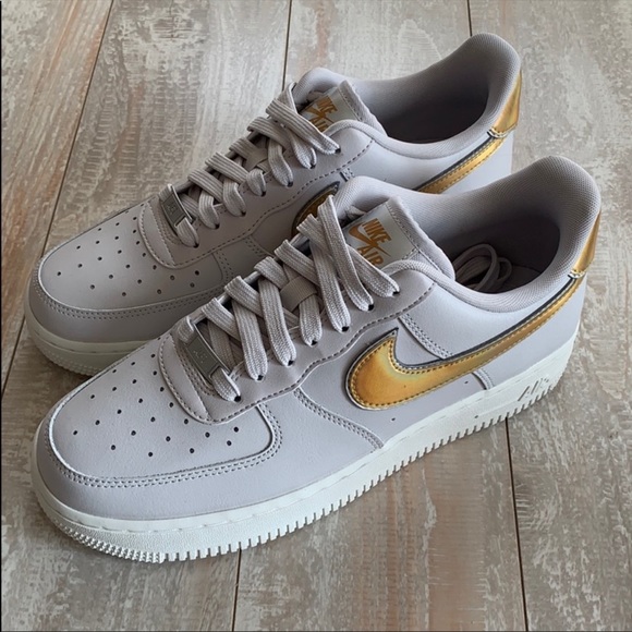 NWT Nike Air Force 1 gold swoosh - Picture 5 of 7